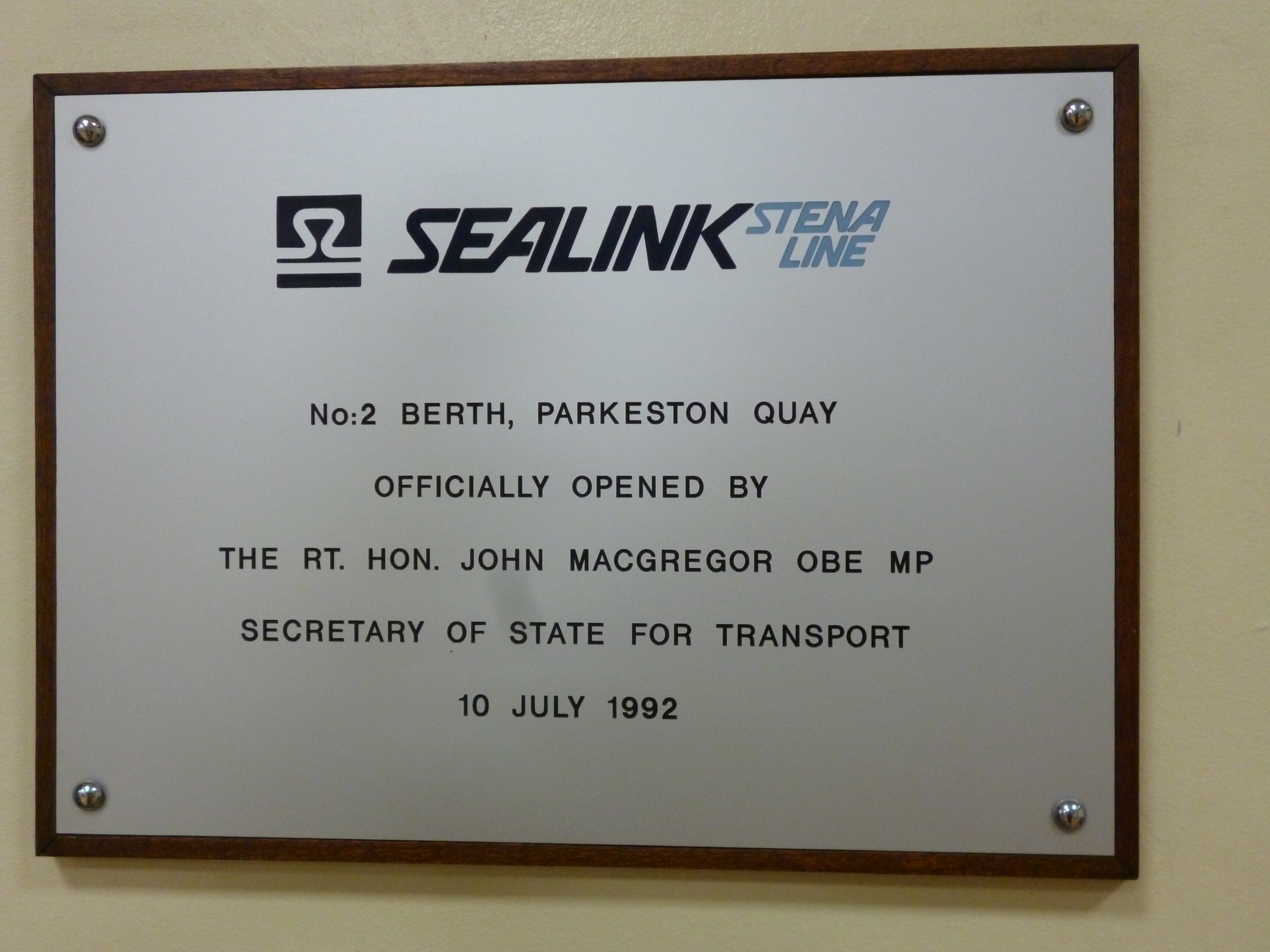 Passenger_Terminal_Plaque_pic_2.JPG