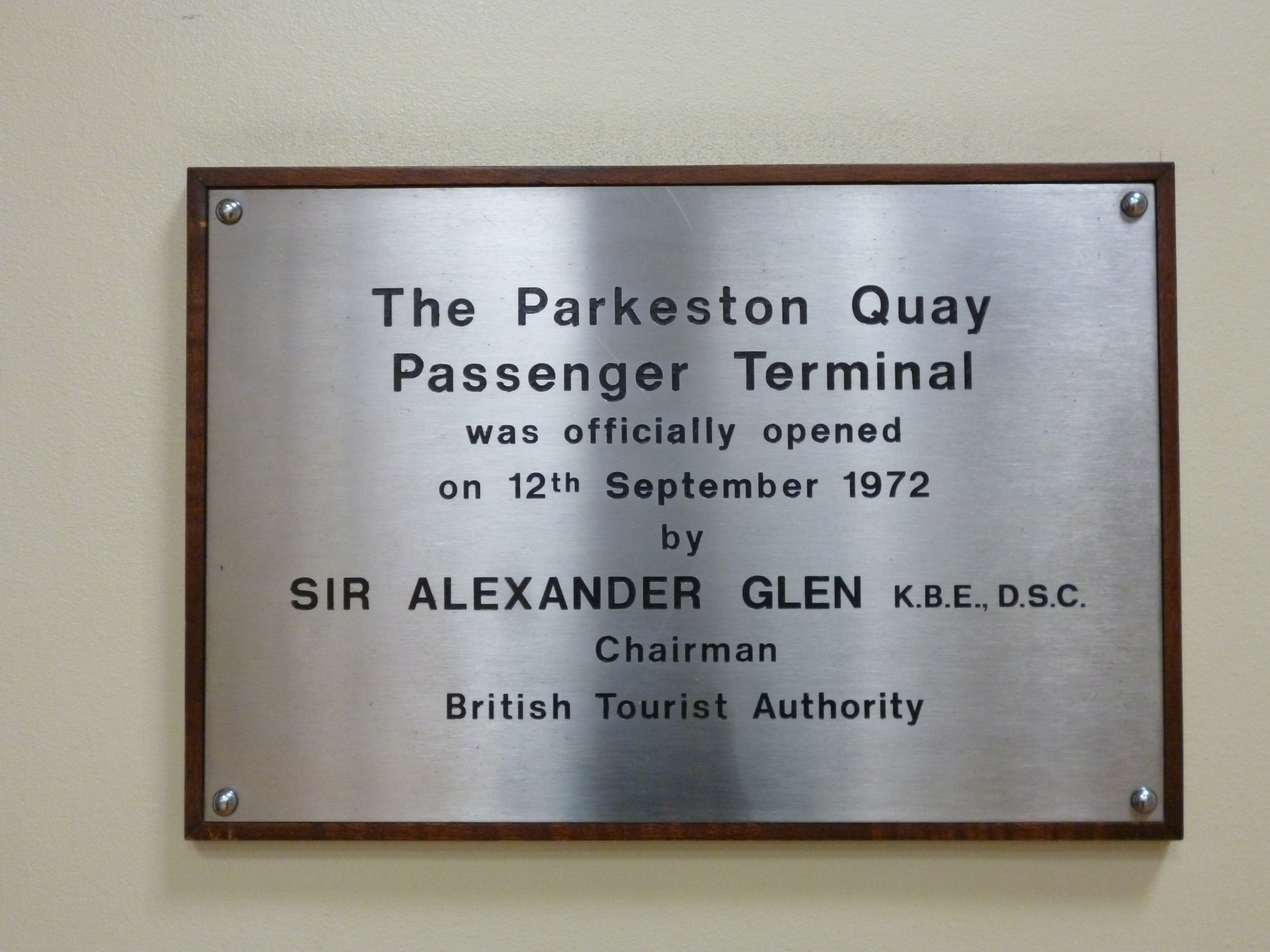 Passenger_Terminal_Plaque_pic_1.JPG