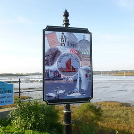 MANNINGTREE_SIGN.jpg