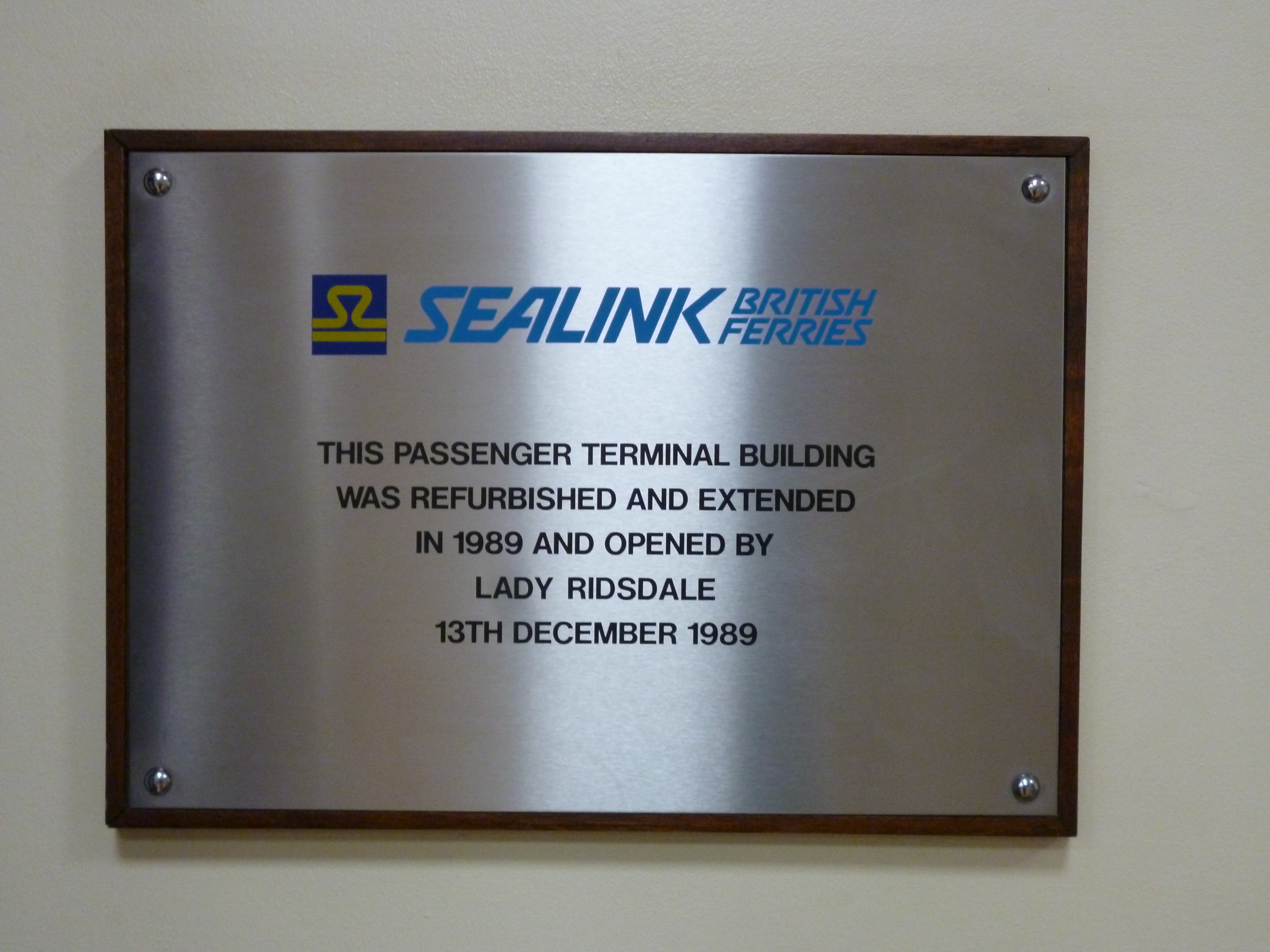 Passenger_Terminal_plaque_pic_3.JPG